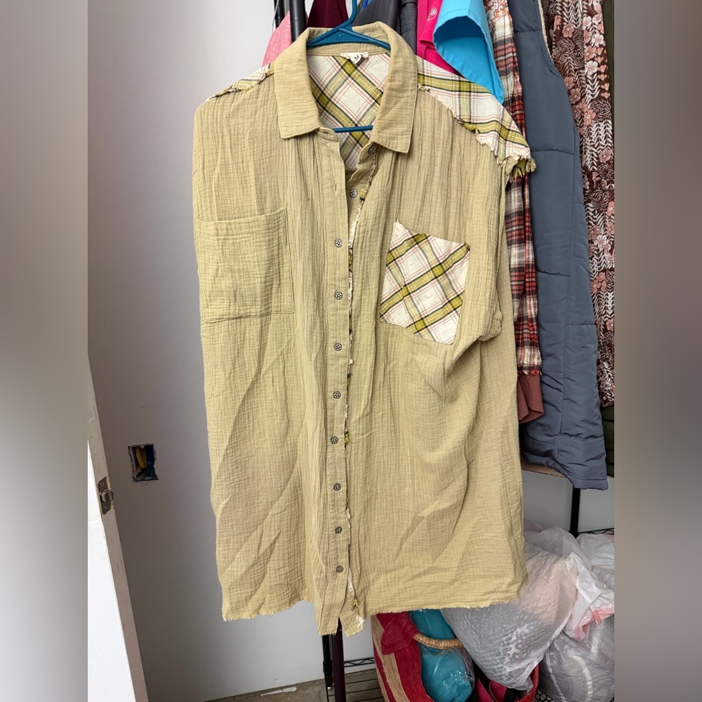NWOT POL sleeveless top size medium